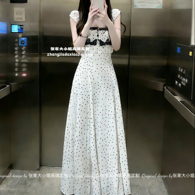 法式气质蕾丝拼接吊带裙女春季新款海边度假长裙设计感波点连衣裙,淘宝优惠券,粉丝福利购,淘宝优惠卷