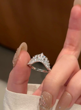 新款超仙精致小排钻皇冠戒指女