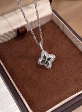 高级感绿宝石满钻四叶草项链