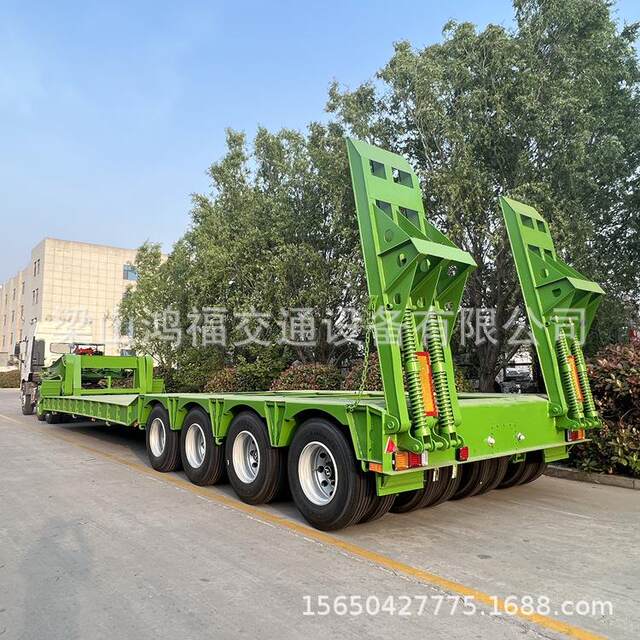 Export pull-out large transport semi-trailer Dump semi-trailer Flatbed semi-trailer Car auction area