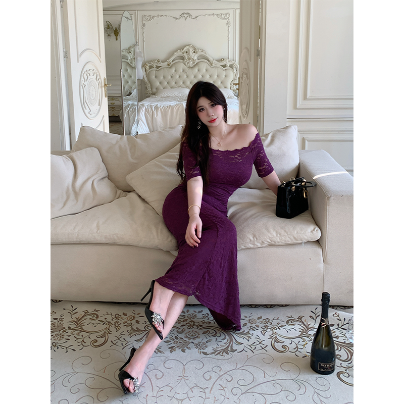 B-babes【庭兰亦梦】微胖性感一字肩蕾丝连衣裙收腰显瘦包臀长裙 - 图0