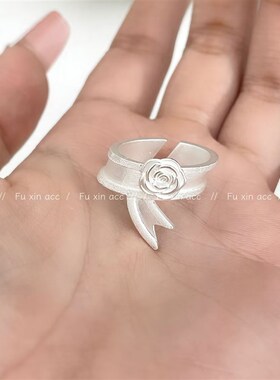 法式银白时尚百搭缎带玫瑰戒指高级感黑暗系高冷尾戒轻奢百搭手饰
