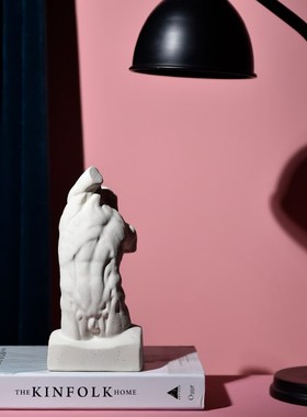 白色陶瓷磨砂面手感抽象半身人物雕像摆件美式S书房玄关客厅摆设