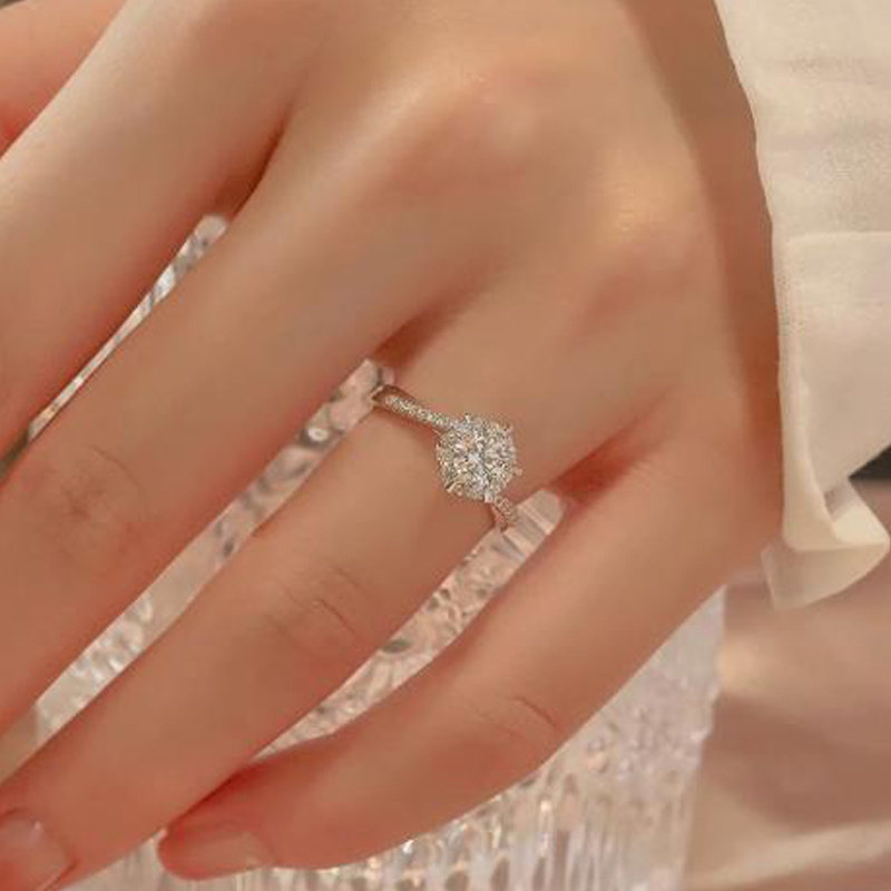 IGI培育钻石pt950铂金星辰扭臂微镶星光六爪款戒指1克拉钻戒女,淘宝优惠券,粉丝福利购,淘宝优惠卷