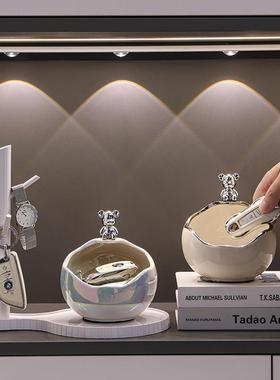 入户门口玄关放钥匙置物架收纳摆件轻奢高档鞋柜客厅暴力熊装饰品