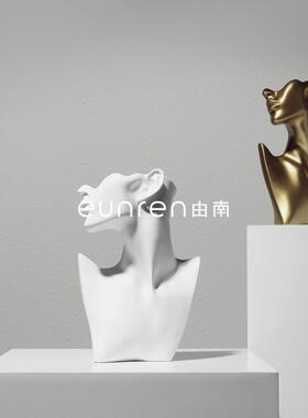 现代抽象人物雕塑摆件衣帽间首饰架珠宝展示道具样板房陈列装饰品