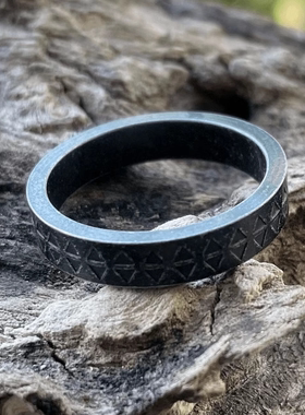 ROCK PUNK”复古做旧锯齿戒指不掉色钛钢嘻男士时尚食指指环潮人