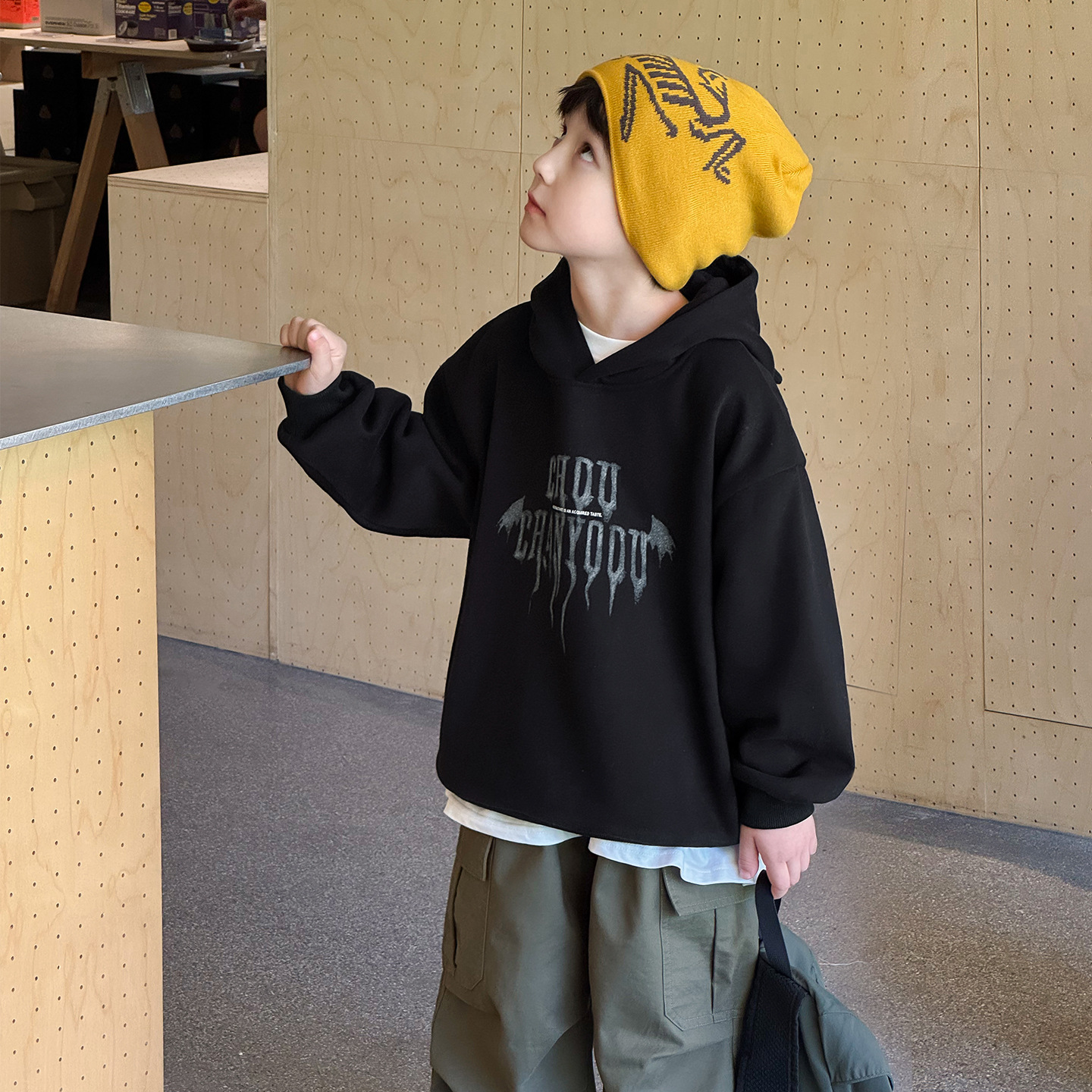 童酷2025男童冬款立体小角恶魔印花帅气连帽一体绒加厚儿童卫衣潮 - 图1