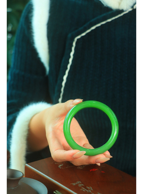 新疆和田碧玉籽料平安镯宽版玉镯