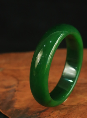 天然新疆和田玉菠菜绿碧玉手镯