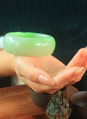 和田玉翠青轮胎镯凤凰涅槃雕花镯