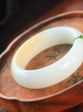 新疆和田糖白双色玉镯籽料平安镯