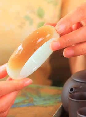 新疆和田玉且末糖白宽版平安镯