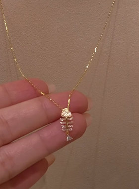 爆闪金色鱼骨吊坠项链