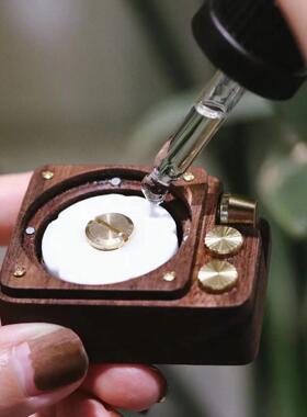 复古唱机车载香薰/创木工坊汽车内空调出风口装饰摆件持久淡香