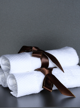 样板间卫浴门店洗手台软装卫浴摆件浴室柜内小饰品化妆品道具装饰