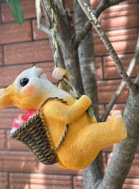 可爱动物攀登小兔子壁挂民宿户外花园摆件庭院爬树上造景管道装饰