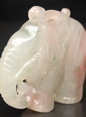 天然49*36*6mm32g玉石挂件桂林鸡血玉石贵妃料大象装饰精雕挂件