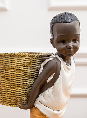 创意个性非洲人物男孩笔筒收纳摆件工艺品办公室装饰实用生日礼物