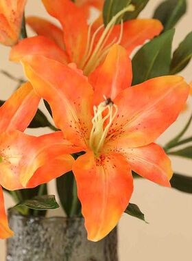 高档5头雅致百合仿真花束假花绢花塑料花摆设 客厅装饰品餐桌摆件