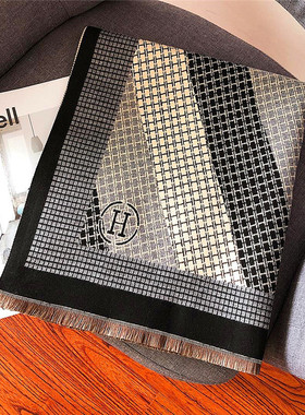 样板房衣帽间男士围巾饰品摆件衣柜展厅衣服陈列拍摄道具轻奢软装