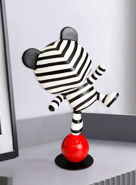 新品现代极简大型网o红熊落地摆件客厅电视柜地台玄关卡通大条纹