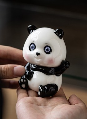 创意可爱卡通陶瓷熊猫小摆件客厅酒柜办公室桌面摆设汽车载工艺品