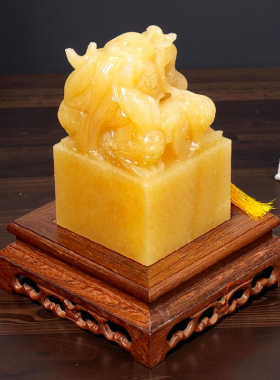 大印章石米黄玉龙摆件