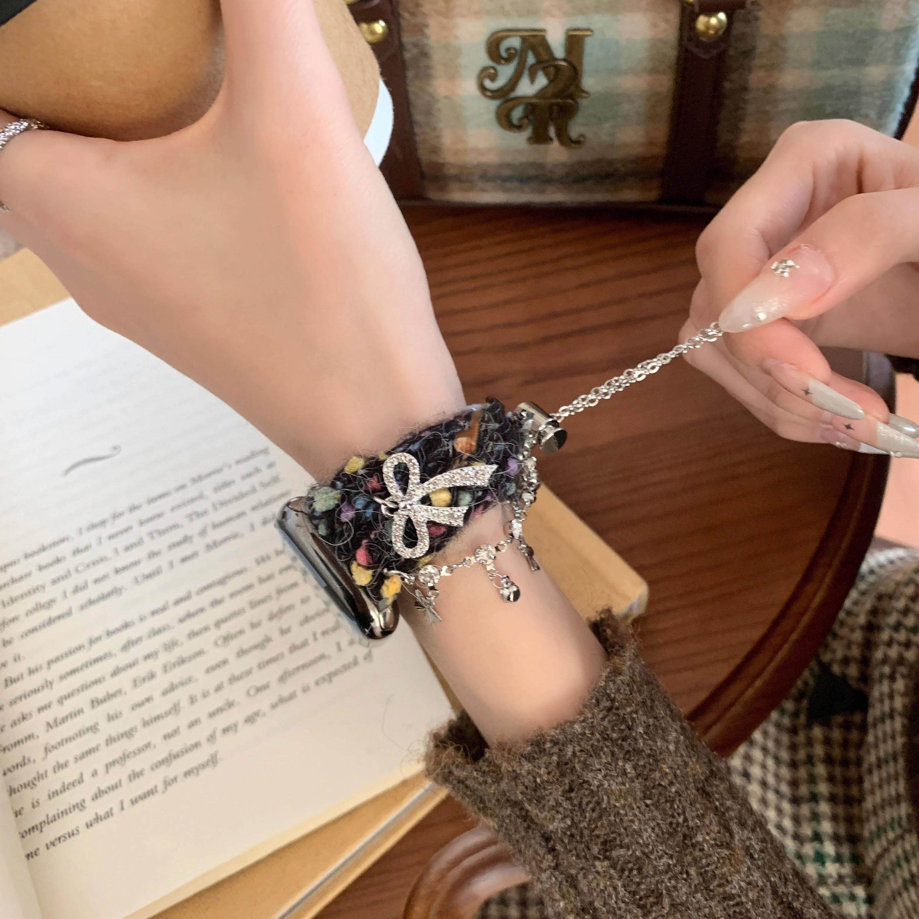 适用华为fit3表带ins圣诞毛绒伸缩表链watchFit2高级女iwatchS10/9/8/7/6/5代se女蝴蝶结45mm小香风41mm腕带,淘宝优惠券,粉丝福利购,淘宝优惠卷