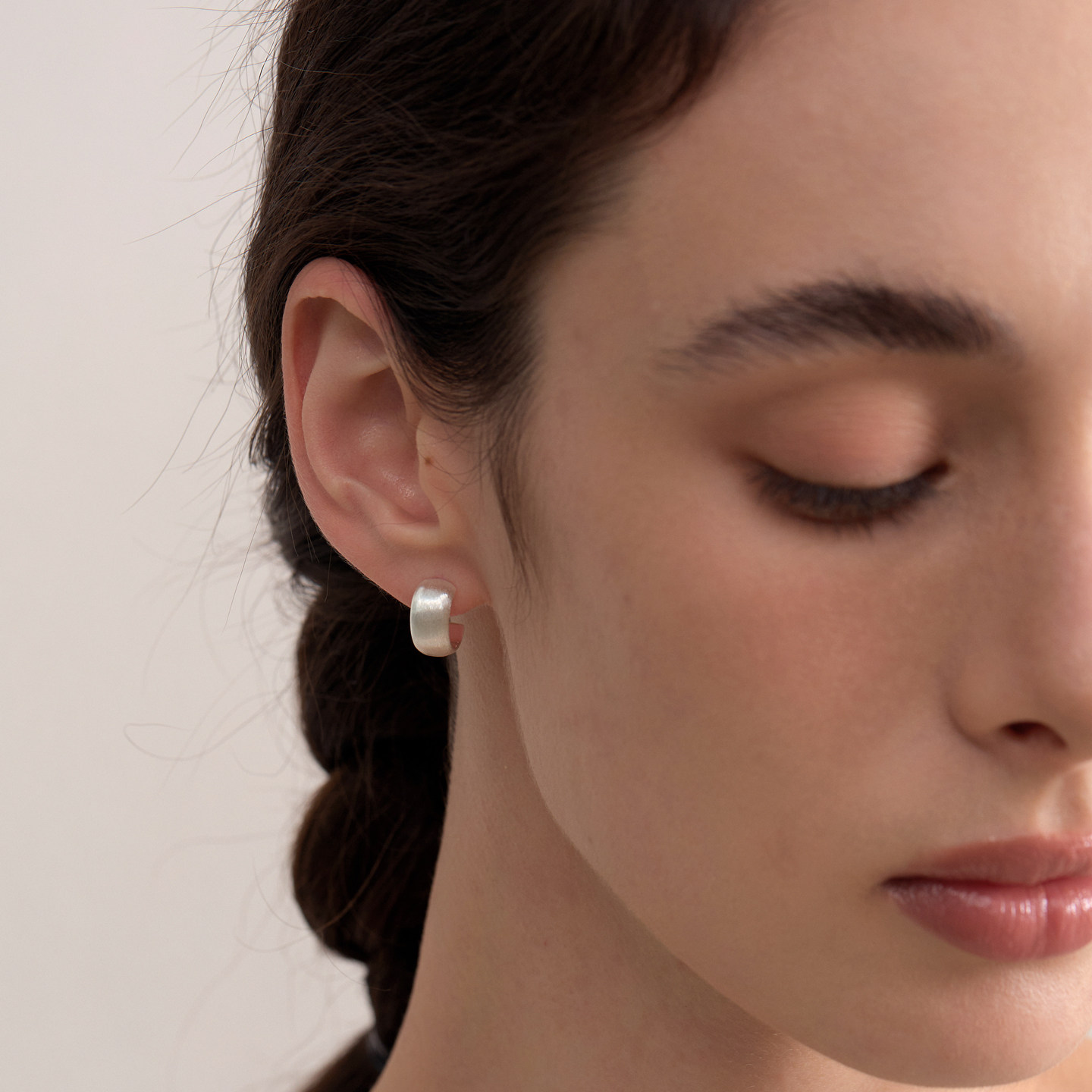 YETYIT也缇 丝光系列纯银经典百搭轻奢高级拉丝S925纯银c圈耳环,淘宝优惠券,粉丝福利购,淘宝优惠卷