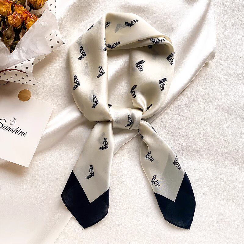 服饰丝巾！复古千金感黑白丝巾女名媛护颈领巾披肩小方巾秋气质