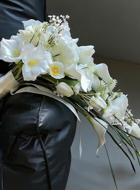 高级感瀑布仿真花手捧花婚礼新娘影楼摄影道具森系仿真花领证花束