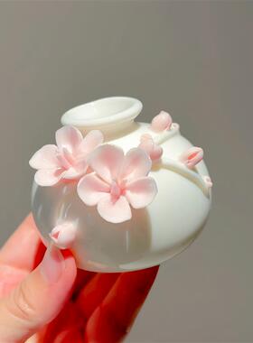 陶瓷手捏花梅花羊脂玉白瓷花瓶摆件桌面小清新插花器小众瓷器装饰