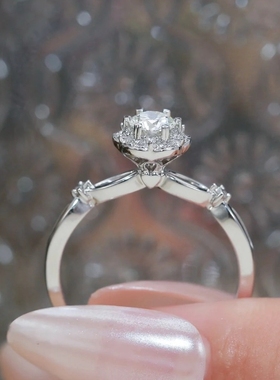 YUDANDUN莫桑戒指50分手捧花钻戒小钻点缀镂空设计小众时尚首饰女