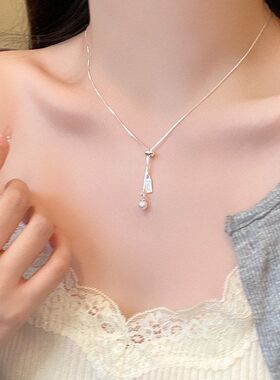 链轻设计珍珠两戴银牌项链颈奢