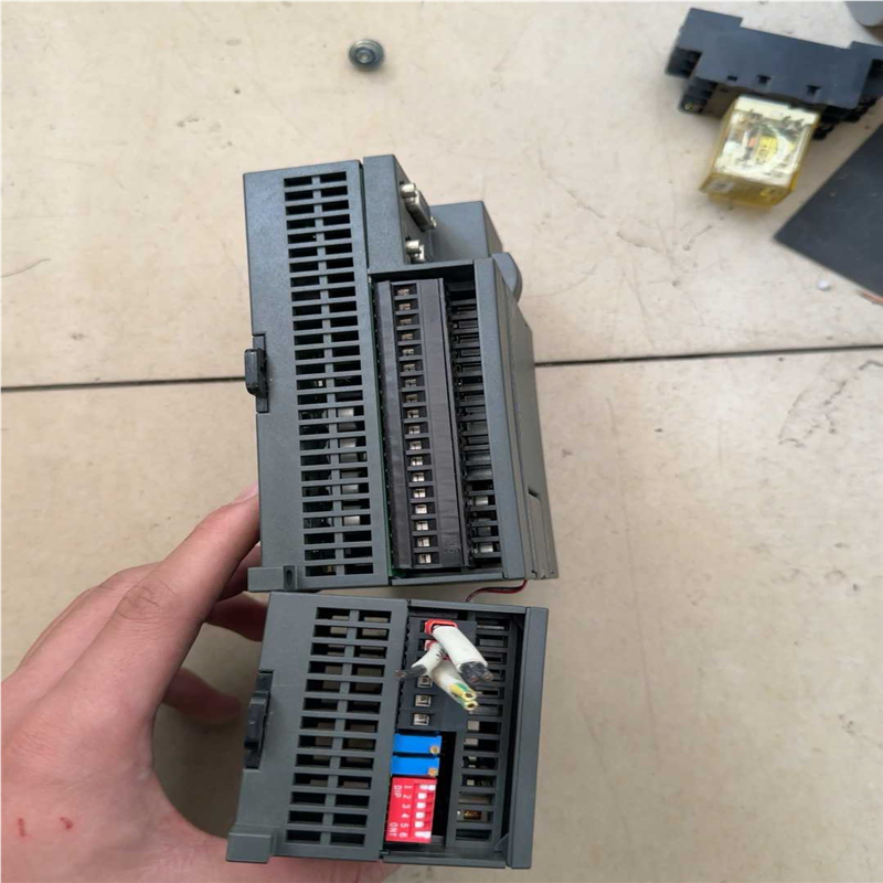 214-2AD23-0XB8 235-0KD22-0XA8【侨报商行】 - 图3