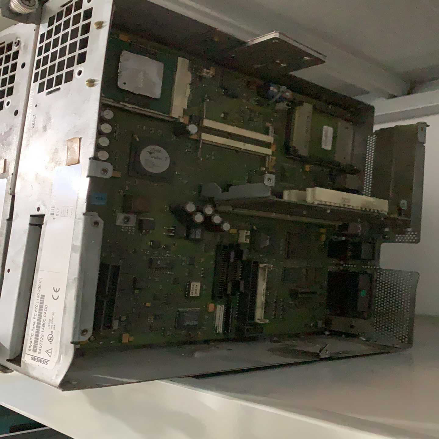 PC670 6AV7722-1AB00-0AD0【侨报商行】 - 图1