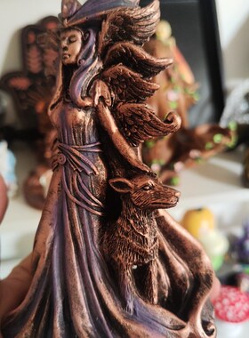 希腊魔法女神雕像赫尔特与狗树脂工艺品摆件客厅桌面装饰女巫猎犬