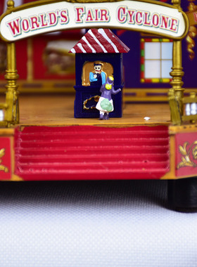 美国圣诞先生过山车音乐盒摆件