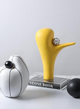 现代北欧轻奢树脂生命之树手势摆件家居样板间酒店会所民宿装饰品