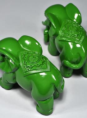 绿色木雕刻大象摆件实木质一对象木头补角木制家居客厅装饰工艺品