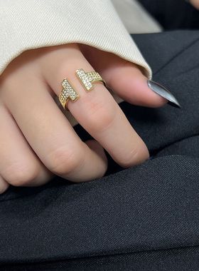 爆卖 镶钻字母H双T时尚戒指韩版小香风清新设计感冷淡风开口指环