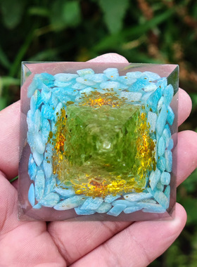 跨境新品水晶球碎石金字塔家居工艺品树脂摆件桌面摆件独立站