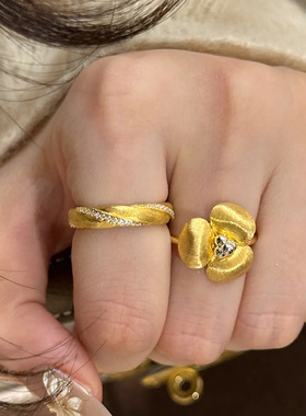 小红书爆款拉丝缠绕麦芽糖戒指中古轻奢高级感镶钻素圈开口指环女