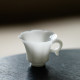 ແກະສະຫຼັກຈີນສີຂາວ jade porcelain ear-hanging tea cup handmade jade tea cup personal special cup single cup