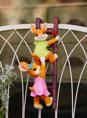 可爱兔子摆件动物爬梯子花盆挂件花园庭院壁挂幼儿园造景鱼缸装饰