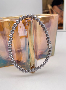 高级感轻奢方糖简约手串女小众精致真多麻灰色小米珠珍珠手链