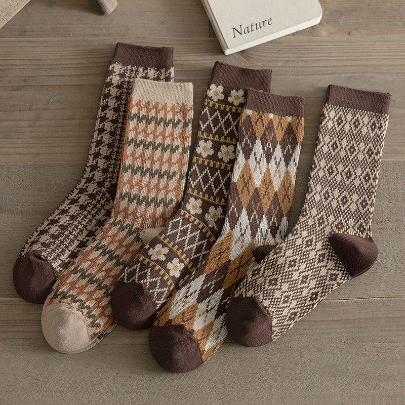 美拉德搭配毛衣大衣长袜子女秋季复古民族风中筒袜ins双针双路,淘宝优惠券,粉丝福利购,淘宝优惠卷