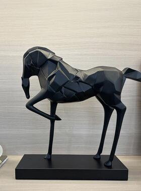 现代简约几何切面雕塑马摆件酒店民宿客厅卧室玄关软装家居工艺品