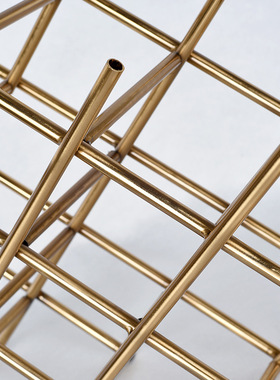 北欧简约红酒架铁艺金属时尚精美井字形摆件电镀拉丝防锈防潮摆件